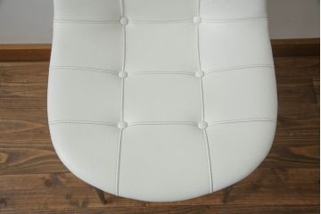 中古　美品　Cassinaixc.(カッシーナイクスシー)　Philippe Starck(フィリップ・スタルク)　245　CAPRICE(カプリス)　丸みのあるボディと華奢な脚のバランスが美しいアームレスチェア(ダイニングチェア、椅子、イス)(定価約17万円)(R-060974)