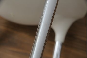 中古　美品　Cassinaixc.(カッシーナイクスシー)　Philippe Starck(フィリップ・スタルク)　245　CAPRICE(カプリス)　丸みのあるボディと華奢な脚のバランスが美しいアームレスチェア(ダイニングチェア、椅子、イス)(定価約17万円)(R-060974)