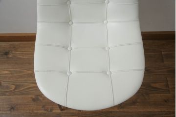 中古　美品　Cassinaixc.(カッシーナイクスシー)　Philippe Starck(フィリップ・スタルク)　245　CAPRICE(カプリス)　丸みのあるボディと華奢な脚のバランスが美しいアームレスチェア(ダイニングチェア、椅子、イス)(定価約17万円)(R-060975)