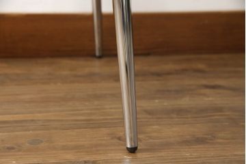 中古　美品　Cassinaixc.(カッシーナイクスシー)　Philippe Starck(フィリップ・スタルク)　245　CAPRICE(カプリス)　丸みのあるボディと華奢な脚のバランスが美しいアームレスチェア(ダイニングチェア、椅子、イス)(定価約17万円)(R-060975)