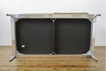 中古　展示品　超美品　Cassinaixc.(カッシーナイクスシー)　GRAB small(グラブ スモール)　シンプルで上質な空間づくりにおすすめの2人掛けソファ(2P、アームソファ、レザーソファ、本革ソファ)(定価約100万円)(R-060983)