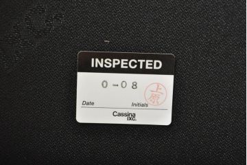 中古　展示品　超美品　Cassinaixc.(カッシーナイクスシー)　GRAB small(グラブ スモール)　シンプルで上質な空間づくりにおすすめの2人掛けソファ(2P、アームソファ、レザーソファ、本革ソファ)(定価約100万円)(R-060983)