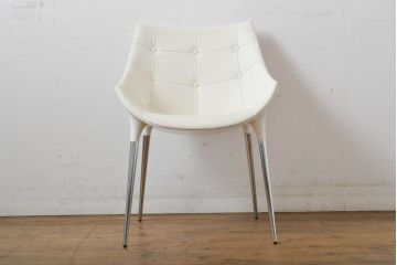 中古　展示品　超美品　Cassinaixc.(カッシーナイクスシー)　Philippe Starck(フィリップ・スタルク)　246　PASSION(パシオン)　本革　丸みのあるボディと華奢な脚のバランスが美しいアームチェア(ダイニングチェア、椅子、イス、レザー)(定価約21万円)(R-060985)