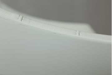中古　展示品　超美品　Cassinaixc.(カッシーナイクスシー)　Philippe Starck(フィリップ・スタルク)　246　PASSION(パシオン)　本革　丸みのあるボディと華奢な脚のバランスが美しいアームチェア(ダイニングチェア、椅子、イス、レザー)(定価約21万円)(R-060986)