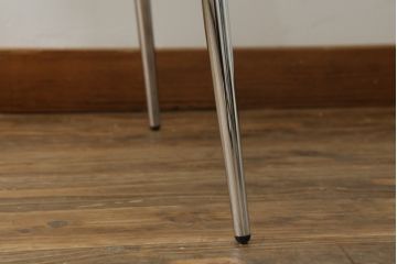 中古　展示品　超美品　Cassinaixc.(カッシーナイクスシー)　Philippe Starck(フィリップ・スタルク)　246　PASSION(パシオン)　本革　丸みのあるボディと華奢な脚のバランスが美しいアームチェア(ダイニングチェア、椅子、イス、レザー)(定価約21万円)(R-060986)
