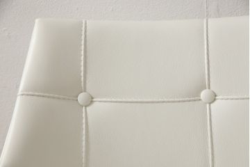 中古　展示品　超美品　Cassinaixc.(カッシーナイクスシー)　Philippe Starck(フィリップ・スタルク)　246　PASSION(パシオン)　本革　丸みのあるボディと華奢な脚のバランスが美しいアームチェア(ダイニングチェア、椅子、イス、レザー)(定価約21万円)(R-060988)