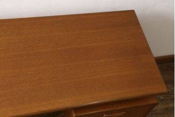 イギリスビンテージ　北欧スタイル　G-PLAN(ジープラン)　Fresco(フレスコ)シリーズ　デザイン性の高い個性的な両袖デスク(ヴィンテージ、サイドボード、ワークデスク、オフィスデスク、在宅用、在宅ワーク用、ドレッサー)(R-060997)