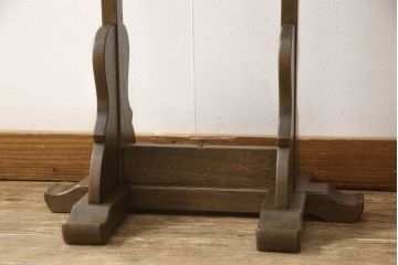 中古　美品　伊藤家具　神戸洋家具　可憐な小花の彫刻デザインが上品なスタンドミラー(姿見、鏡)(R-060998)