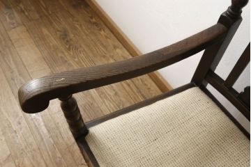 和製アンティーク　ナラ材　クラシカルな雰囲気を醸し出す彫刻入りアームチェア(ダイニングチェア、椅子、イス)(R-061001)