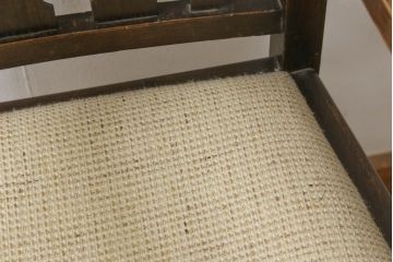 和製アンティーク　ナラ材　クラシカルな雰囲気を醸し出す彫刻入りアームチェア(ダイニングチェア、椅子、イス)(R-061001)