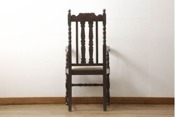和製アンティーク　ナラ材　クラシカルな雰囲気を醸し出す彫刻入りアームチェア(ダイニングチェア、椅子、イス)(R-061001)
