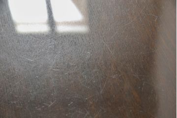 ヨーロッパアンティーク　オーク材　丸型　ガラス天板付き　上品なデザインが目を惹くサイドテーブル(カフェテーブル、コーヒーテーブル、ラウンドテーブル、丸テーブル)(R-061003)