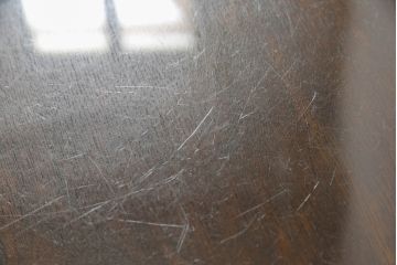 ヨーロッパアンティーク　オーク材　丸型　ガラス天板付き　上品なデザインが目を惹くサイドテーブル(カフェテーブル、コーヒーテーブル、ラウンドテーブル、丸テーブル)(R-061003)