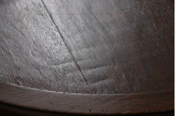 ヨーロッパアンティーク　オーク材　丸型　ガラス天板付き　上品なデザインが目を惹くサイドテーブル(カフェテーブル、コーヒーテーブル、ラウンドテーブル、丸テーブル)(R-061003)
