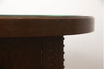 ヨーロッパアンティーク　オーク材　丸型　ガラス天板付き　上品なデザインが目を惹くサイドテーブル(カフェテーブル、コーヒーテーブル、ラウンドテーブル、丸テーブル)(R-061003)