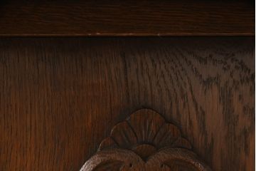 ヨーロッパアンティーク　オーク材　丸型　ガラス天板付き　上品なデザインが目を惹くサイドテーブル(カフェテーブル、コーヒーテーブル、ラウンドテーブル、丸テーブル)(R-061003)