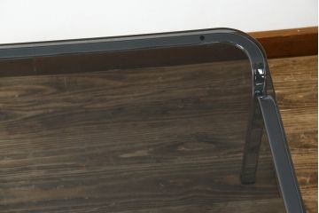 フランスビンテージ　mobilia(モビリア)取り扱い　airborne(エアボーン)　洗練されたデザインが魅力のガラステーブル(センターテーブル、ローテーブル、リビングテーブル、ヴィンテージ)(R-061004)