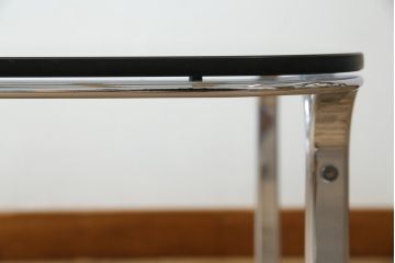 フランスビンテージ　mobilia(モビリア)取り扱い　airborne(エアボーン)　洗練されたデザインが魅力のガラステーブル(センターテーブル、ローテーブル、リビングテーブル、ヴィンテージ)(R-061004)