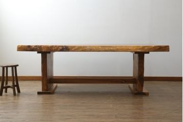 中古　美品　屋久杉一枚板の天板が贅沢なダイニングテーブル(4人掛け、6人掛け、食卓)(定価約200万円)(R-061005)