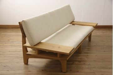 中古　美品　飛騨産業　キツツキ　森のことば　背クッション付き　両肘付ソファ3P　ハイタイプ　木のぬくもりを感じる3人掛けソファ(三人掛け、アームソファ)(R-061019)