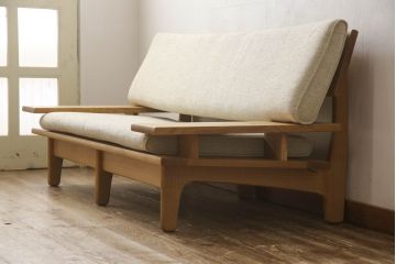 中古　美品　飛騨産業　キツツキ　森のことば　背クッション付き　両肘付ソファ3P　ハイタイプ　木のぬくもりを感じる3人掛けソファ(三人掛け、アームソファ)(R-061019)