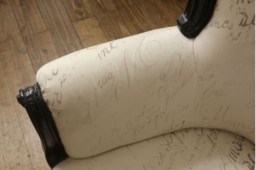 中古　美品　イタリア高級ブランド　モーダ(MODA)　優雅なデザインが目を惹くロココ調カウチソファ(2人掛けソファ、シェーズロング、2P、長椅子、二人掛け)(定価約100万円)(R-061021)