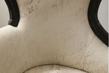 中古　美品　イタリア高級ブランド　モーダ(MODA)　優雅なデザインが目を惹くロココ調カウチソファ(2人掛けソファ、シェーズロング、2P、長椅子、二人掛け)(定価約100万円)(R-061021)