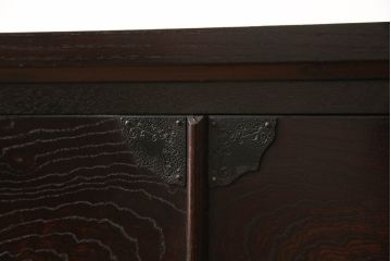 中古　美品　筑後民芸　表面欅(ケヤキ)材　重厚な佇まいが魅力的なテレビ台(ローボード、ローチェスト)(R-061022)