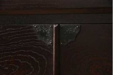 中古　美品　筑後民芸　表面欅(ケヤキ)材　重厚な佇まいが魅力的なテレビ台(ローボード、ローチェスト)(R-061022)
