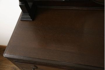イギリスアンティーク　オーク材　品のある装飾が魅力的なミラーバックサイドボード(キャビネット、収納棚、鏡)(R-061031)