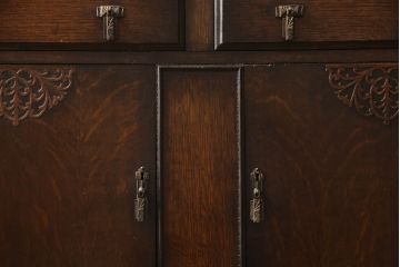 イギリスアンティーク　オーク材　品のある装飾が魅力的なミラーバックサイドボード(キャビネット、収納棚、鏡)(R-061031)