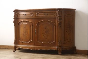 中古　美品　イタリア　象嵌入り　細部まで施された彫刻のデザインが高級感あふれるサイドボード(サイドキャビネット、収納棚、戸棚)(定価推定約60万円)(R-061033)