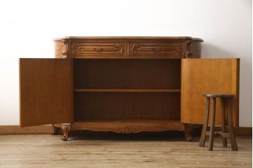 中古　美品　イタリア　象嵌入り　細部まで施された彫刻のデザインが高級感あふれるサイドボード(サイドキャビネット、収納棚、戸棚)(定価推定約60万円)(R-061033)