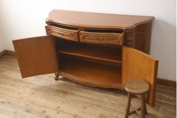 中古　美品　イタリア　象嵌入り　細部まで施された彫刻のデザインが高級感あふれるサイドボード(サイドキャビネット、収納棚、戸棚)(定価推定約60万円)(R-061033)