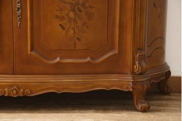 中古　美品　イタリア　象嵌入り　細部まで施された彫刻のデザインが高級感あふれるサイドボード(サイドキャビネット、収納棚、戸棚)(定価推定約60万円)(R-061033)