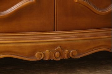 中古　美品　イタリア　象嵌入り　細部まで施された彫刻のデザインが高級感あふれるサイドボード(サイドキャビネット、収納棚、戸棚)(定価推定約60万円)(R-061033)