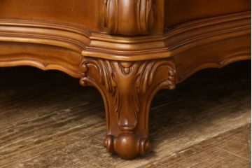 中古　美品　イタリア　象嵌入り　細部まで施された彫刻のデザインが高級感あふれるサイドボード(サイドキャビネット、収納棚、戸棚)(定価推定約60万円)(R-061033)