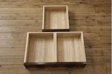 中古　美品　岩谷堂箪笥　菊幸　和の趣あふれる衣装箪笥(和箪笥、和たんす、収納箪笥、引き出し、上下バラ売り可能)(定価約83万円)(R-061034)
