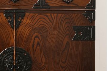 中古　美品　岩谷堂箪笥　菊幸　和の趣あふれる衣装箪笥(和箪笥、和たんす、収納箪笥、引き出し、上下バラ売り可能)(定価約83万円)(R-061034)