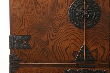 中古　美品　岩谷堂箪笥　菊幸　和の趣あふれる衣装箪笥(和箪笥、和たんす、収納箪笥、引き出し、上下バラ売り可能)(定価約83万円)(R-061034)