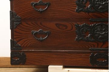 中古　美品　岩谷堂箪笥　菊幸　和の趣あふれる衣装箪笥(和箪笥、和たんす、収納箪笥、引き出し、上下バラ売り可能)(定価約83万円)(R-061034)