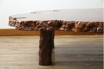 中古　美品　銘木　楓(カエデ)の輪切り　瘤材　鳥眼杢(バーズアイ)　木の風合いを活かした高級座卓(ローテーブル、センターテーブル、リビングテーブル)(定価約50万円)(R-061036)
