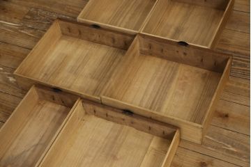 和製アンティーク　前面桑材　丸い金具と上品な佇まいが魅力的な小箪笥(収納箪笥、整理箪笥、和タンス、小引き出し、卓上収納)(R-061037)