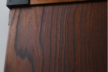中古　岩谷堂箪笥　牡丹紋様　ダイナミックな杢目と存在感のある金具が魅力的な収納棚(茶箪笥、飾り棚、戸棚、サイドキャビネット、引き出し、和タンス、和たんす)(定価約45万円)(R-061043)