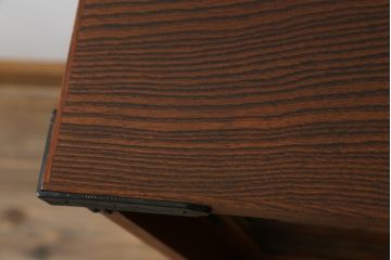 中古　岩谷堂箪笥　牡丹紋様　ダイナミックな杢目と存在感のある金具が魅力的な収納棚(茶箪笥、飾り棚、戸棚、サイドキャビネット、引き出し、和タンス、和たんす)(定価約45万円)(R-061043)