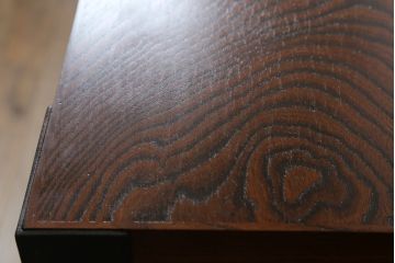 中古　岩谷堂箪笥　牡丹紋様　ダイナミックな杢目と存在感のある金具が魅力的な収納棚(茶箪笥、飾り棚、戸棚、サイドキャビネット、引き出し、和タンス、和たんす)(定価約45万円)(R-061043)