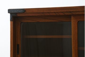 中古　岩谷堂箪笥　牡丹紋様　ダイナミックな杢目と存在感のある金具が魅力的な収納棚(茶箪笥、飾り棚、戸棚、サイドキャビネット、引き出し、和タンス、和たんす)(定価約45万円)(R-061043)