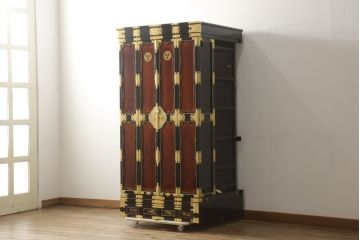 中古　新古品　展示未使用品　石川県伝統工芸品　堆黒(ついこく)　北川仏壇製作所　釘を使わないホゾ組立の荘厳な美川仏壇(厨子、ずし)(定価約704万円)(R-061044)