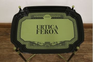 中古　美品　グッチ(GUCCI)　Urtica Feroxデザイン　トレイとしても使えるメタル製折りたたみテーブル(折り畳み、トレー、お盆、サイドテーブル、コーヒーテーブル)(R-061045)