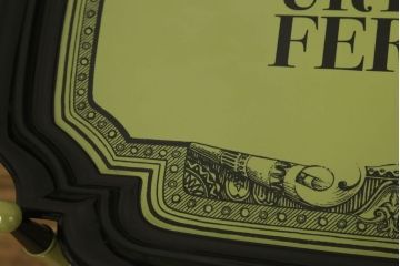 中古　美品　グッチ(GUCCI)　Urtica Feroxデザイン　トレイとしても使えるメタル製折りたたみテーブル(折り畳み、トレー、お盆、サイドテーブル、コーヒーテーブル)(R-061045)